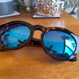 DIFF Eyewear tortoiseshell blue mirrored sunglasses. Nwt no flaws. No case.